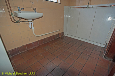 Gents Toilet.  by Michael Slaughter. Published on 16-01-2020